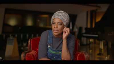 I had no intention
of being a singer, - Women Who Rock