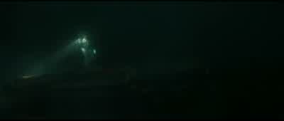 Norah. Is it back? What do you see? Is it back? - Underwater