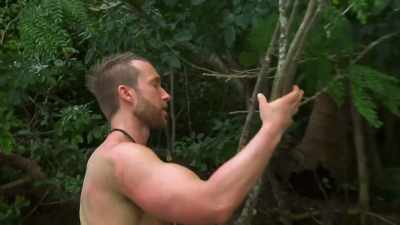 I noticed Lauren looking at him.
Yeah, he's extremely tall. - Naked and Afraid of Love