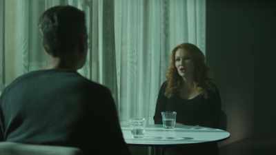 -: I noticed when we were chatting in the kitchen, - Inside the Mind of a Con Artist