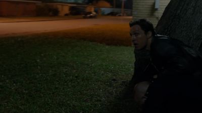 OFFICER: Put your weapon down! - True Detective