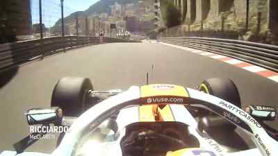 Okay, Daniel, let's go now.
Let's start picking up the pace. - Formula 1: Drive to Survive