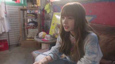I only knew how to say "hello,"
so it really was a new start. - Blackpink: Light Up the Sky