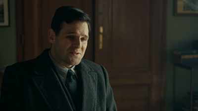 I only saw her, Chief.
That place could've been filled - Maigret in Montmartre