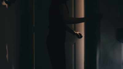  I open the door, - Phrogging: Hider in My House