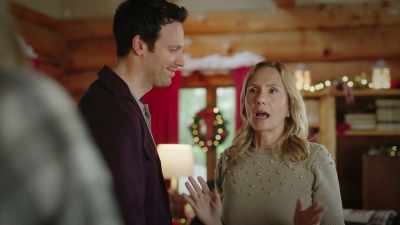 I owe you an apology.
Oh, will you ever forgive me? - Unwrapping Christmas: Olivia's Reunion