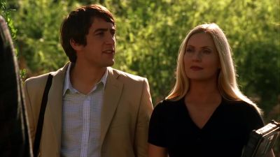 Pam, these freaks are chasing us! - CSI: Miami