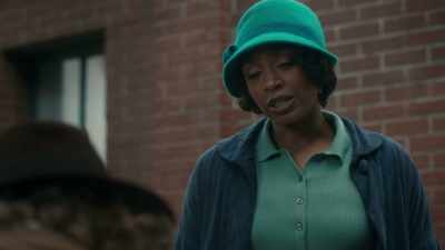 I was passed out in the tub - Frankie Drake Mysteries