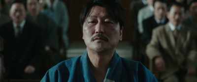 I planned to accept the explosives
from Kim Woo-Jin and confiscate them, - The Age of Shadows