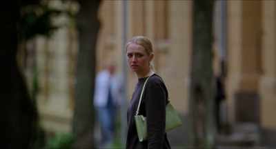- I was playing with her.
- This is a living being! - Sick of Myself