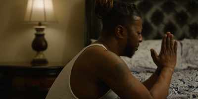 I pray that my mom don't come in here - Red Flagz