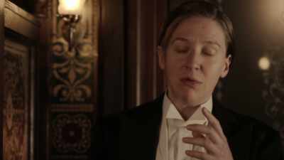 I pressed my lips on hers
and she groaned. - Queers.