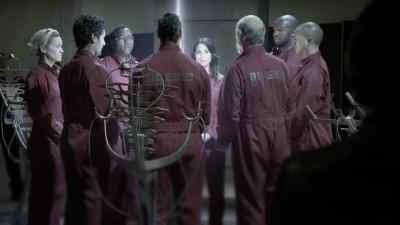 Prisoners, take your positions
on the table. - Continuum