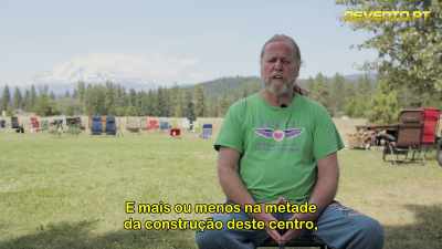 Și probabil, pe la jumătatea
construirii acestui centru, - The Cosmic Secret