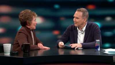 I punctuate, sometimes, my stories with,
you know, with... - Norm Macdonald Has a Show
