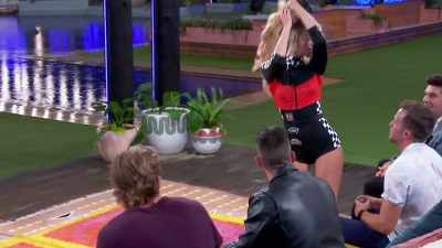 >> I PURPOSELY GAVE WINSTON A
GOOD LAP DANCE BECAUSE I WANTED - Love Island