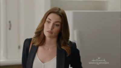 I purposely left something behind in his gallery, - Ruby Herring Mysteries: Her Last Breath