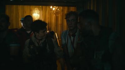 Put your gun up, idiot. - Army of the Dead