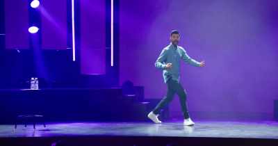 I put on my Ghostbusters proton pack.
I'm standing there. - Hasan Minhaj: Homecoming King
