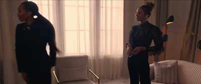- I put the thing on.
I'm not-- - All the Queen's Men