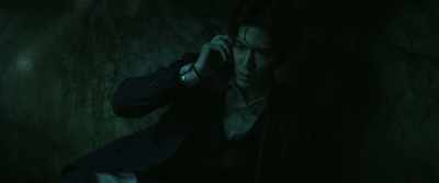 I rang the doorbell but no one answered. - #Manhole