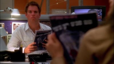 I read it on the plane. - NCIS