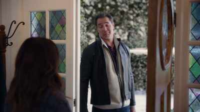 I was really hoping
that it would feel - Mystery on Mistletoe Lane