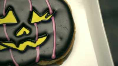 I really like these purple lines - Halloween Cookie Challenge