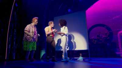 I reckon I can have
this bubble device - The SpongeBob Musical: Live on Stage!