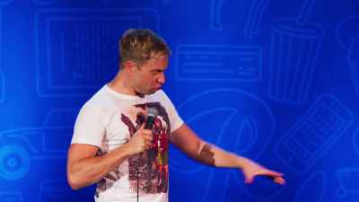 I reckon I could walk on my hands - Russell Howard: Recalibrate