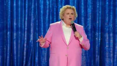 I remember if I would buy Jax something,
like a scarf, - Fortune Feimster: Crushing It