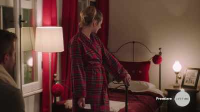 I remember those curtains from
when I was a kid. - Christmas Around the Corner