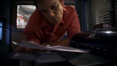 I was right about the glue, - Dexter