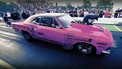 I roll in, bump in, light the second
light, hit the button, the car rocks. - Street Outlaws No Prep Kings Team Attack
