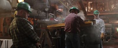 Roy, would you come
to the control room, please? - Final Destination 5