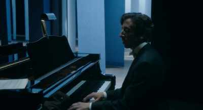 I’m an accompanist for Ann,
for Ann. - Annette