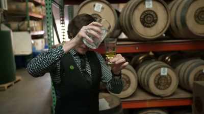 I run absinthe minded,
we're arizona's first
absinthe distillers. - Moonshiners: Master Distiller