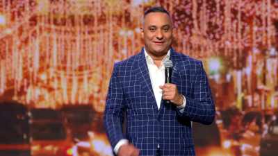 I said, hey, yo. - Russell Peters: Deported