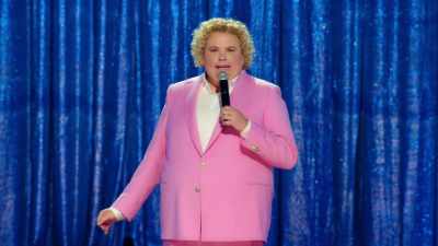 I said, "We'd like two beds." - Fortune Feimster: Crushing It