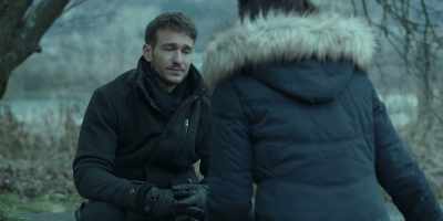 - I saw it.
- Tamara. Saw what? - The Darker the Lake