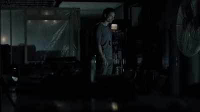 I saw him looking under the bed - Eyewitness