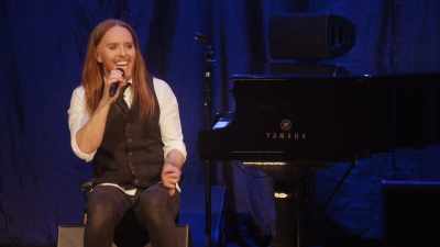 ♫ I saw the
sign and it opened up my ♫ - Tim Minchin: Back