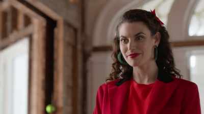 I saw you trending on
socials and I thought, - The Secret Gift of Christmas