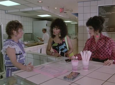 I say we contact
Bandi' s friends
before he does. - Miami Vice