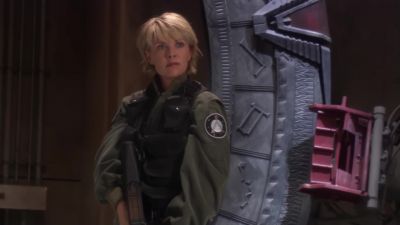Security breach. Threadlevel, Foxtrot, Alpha 6.
All security teams to the gateroom. - Stargate SG-1