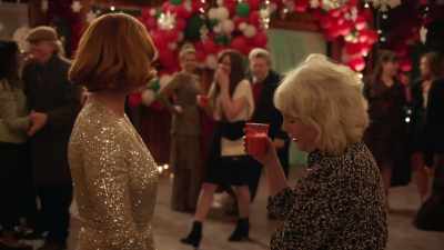 I see she did her own hair
tonight. - Christmas with the Campbells