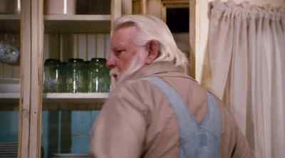 I see your friend Tom's
not going either. - The Dukes of Hazzard