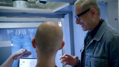I see it
and now it's starting the leopard - The World According to Jeff Goldblum