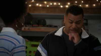 - I see.
- (laughs) - Saturdays