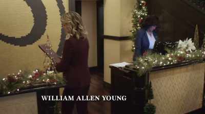 I see the Samuels are smiling, - Christmas Hotel